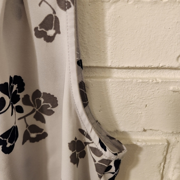 Banana Republic Floral Sleeveless Top - XS - Picture 6 of 9